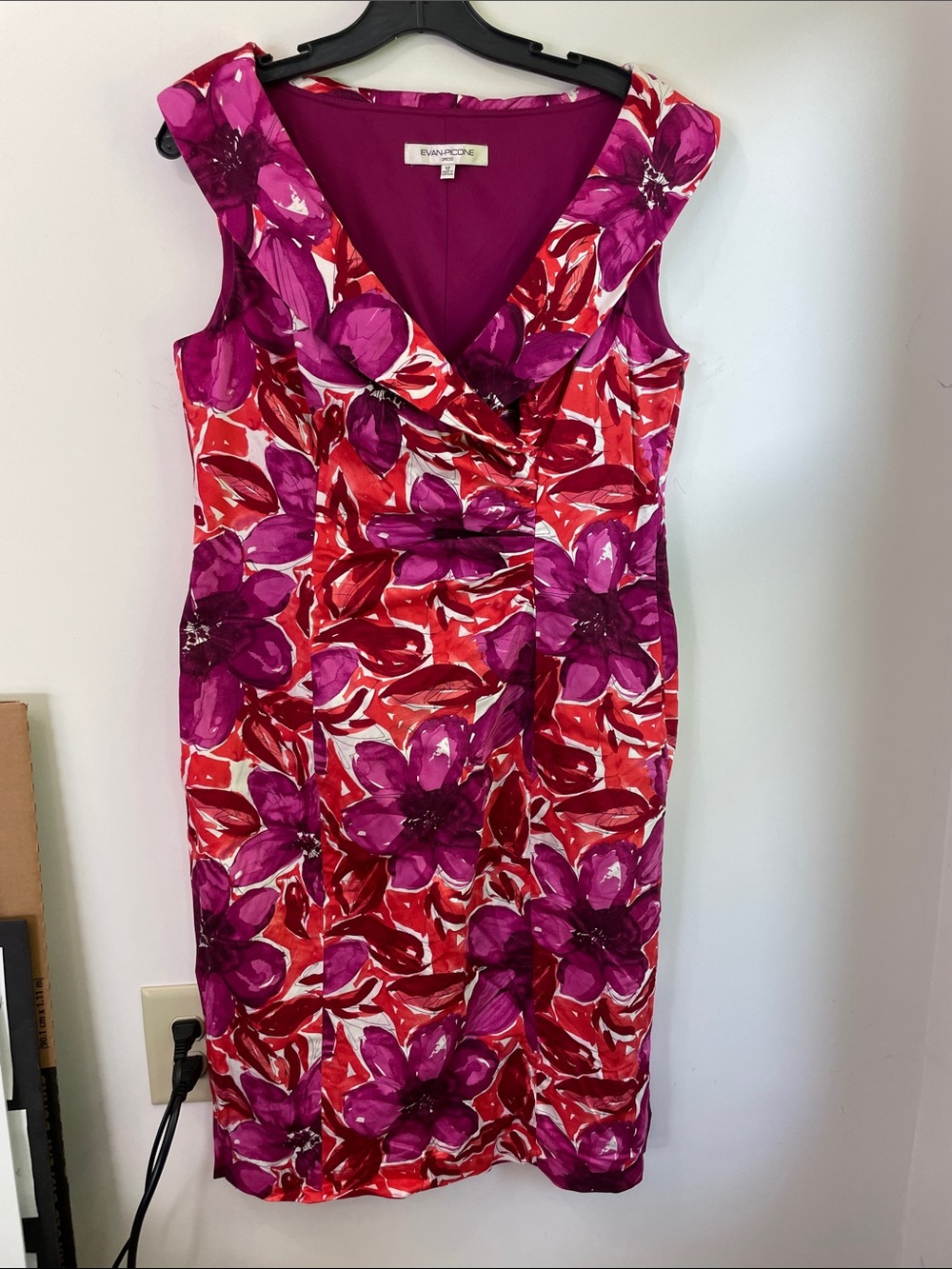 Evan Picone Red & Pink Floral V-Neck Collared Sleeveless Lined Sheath Dress Sz12